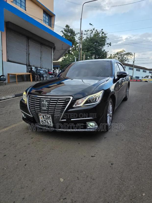 Toyota Crown 2015 White