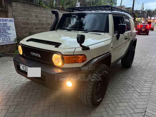 Toyota FJ Cruiser 2017 Beige
