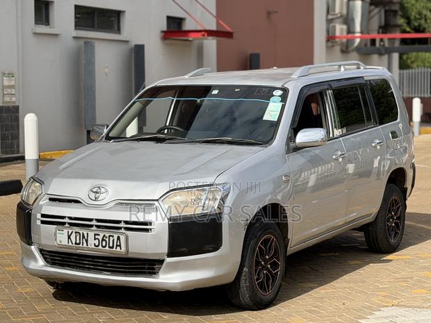 Toyota Succeed SV Premium 2016 Silver