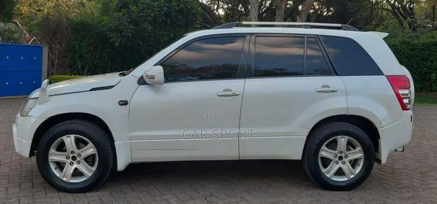 Suzuki Escudo 2007 White