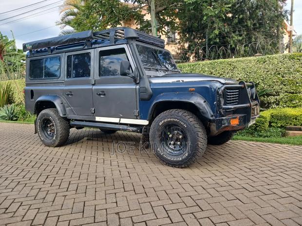 Land Rover Defender Base 4x4 1993 Gray