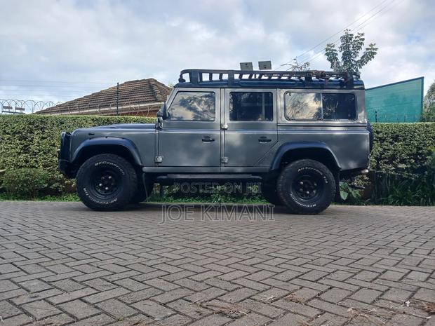 Land Rover Defender Base 4x4 1993 Gray
