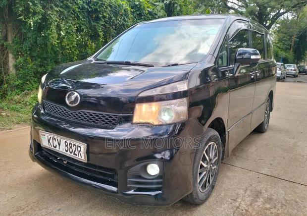 Toyota Voxy 2013 Black