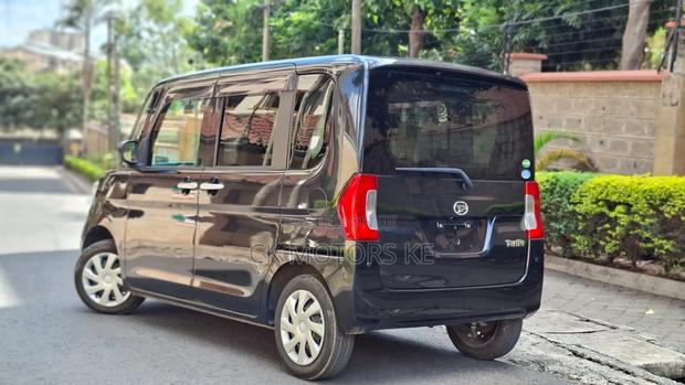 Daihatsu Tanto 660 FWD 2019 Black