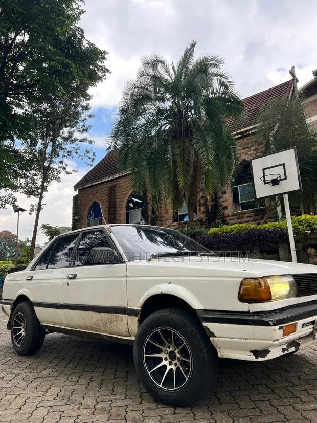 Nissan Sunny 1990 White