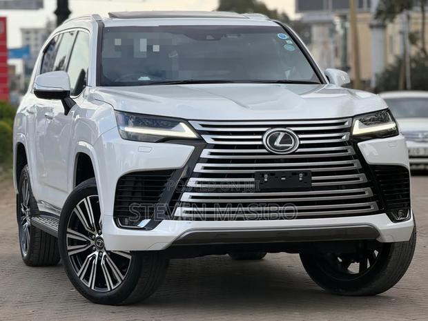 Lexus LX 600 2022 White