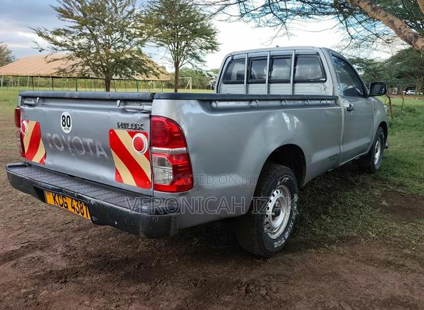 Toyota Hilux 2015 Silver