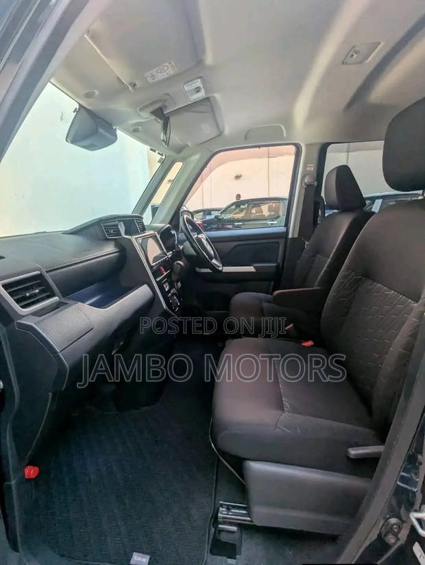 Toyota Tank 1.0 FWD 2020 Blue