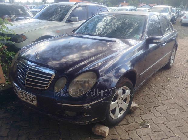 Mercedes-Benz E320 2004 Blue
