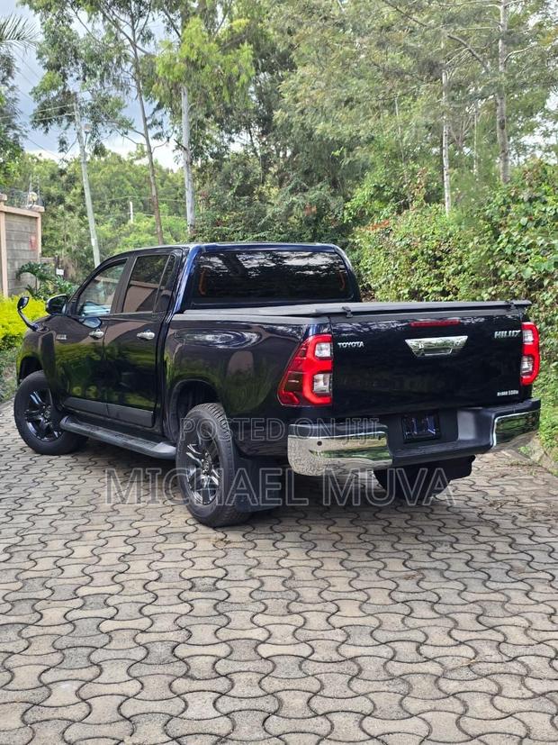 Toyota Hilux 2020 Blue