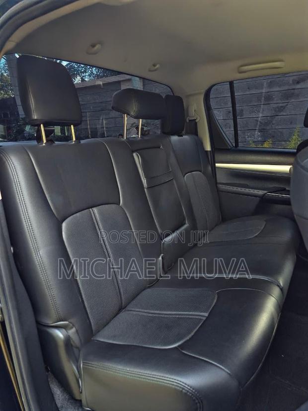 Toyota Hilux 2020 Blue