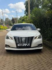 Toyota Crown 2017 White for sale