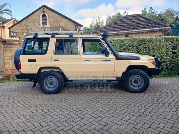 Toyota Land Cruiser 2018 Beige