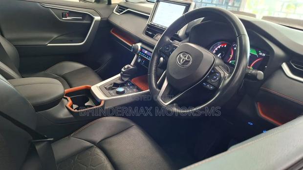 Toyota RAV4 2019 Green