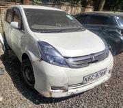 Toyota ISIS 2007 White for sale
