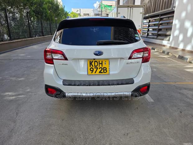 Subaru Outback 2.5i 4dr Wagon AWD (2.5L 4cyl CVT) 2015 White