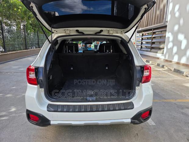 Subaru Outback 2.5i 4dr Wagon AWD (2.5L 4cyl CVT) 2015 White