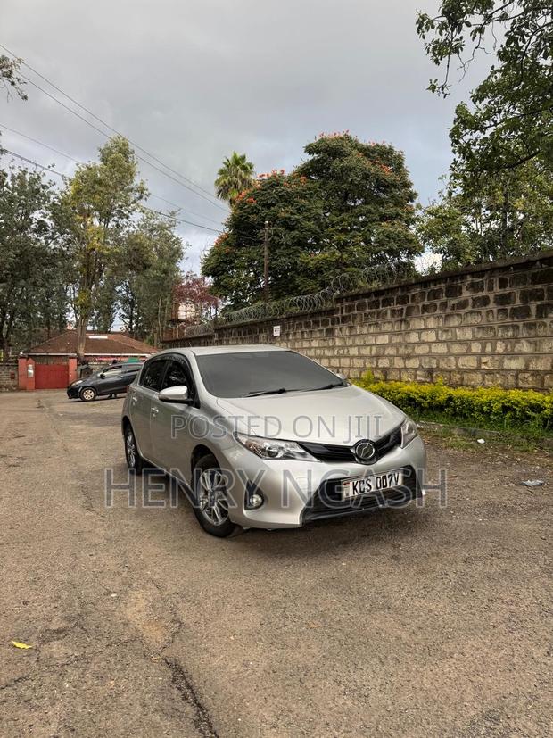 Toyota Auris 2013 Silver