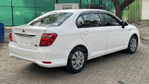 Toyota Axio 2018 White