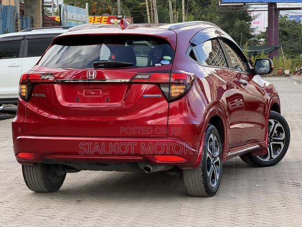 Honda Vezel 1.5 Hybrid 2WD 2019 Red