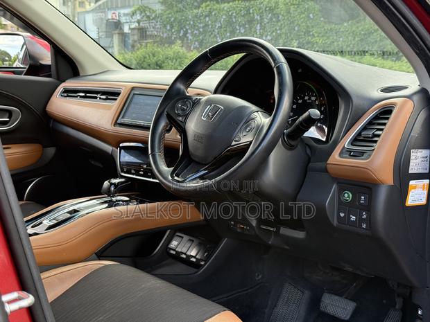 Honda Vezel 1.5 Hybrid 2WD 2019 Red