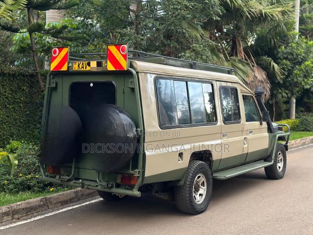 Toyota Land Cruiser 2005 Matt Black