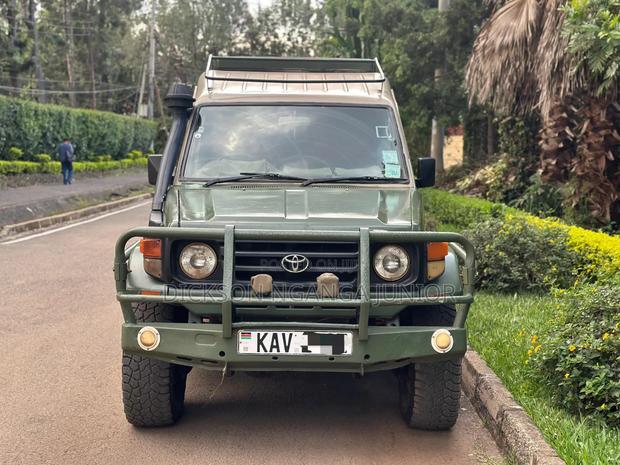 Toyota Land Cruiser 2005 Matt Black