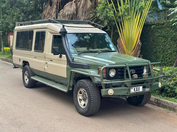Toyota Land Cruiser 2005 Matt Black