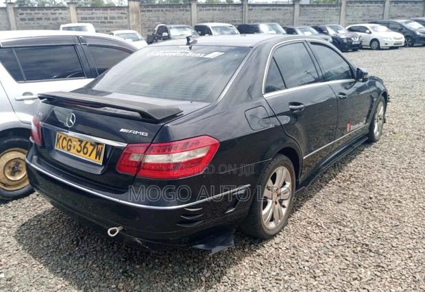 Mercedes-Benz E200 2010 Black