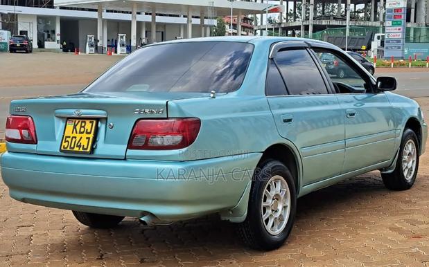 Toyota Carina 1.8 FWD Sedan 2001