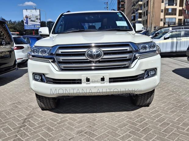 Toyota Land Cruiser 4.6 V8 ZX 2019 Pearl