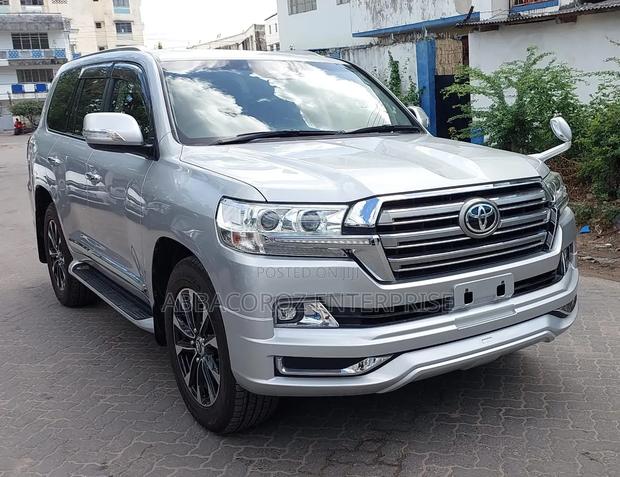Toyota Land Cruiser 2019 Silver