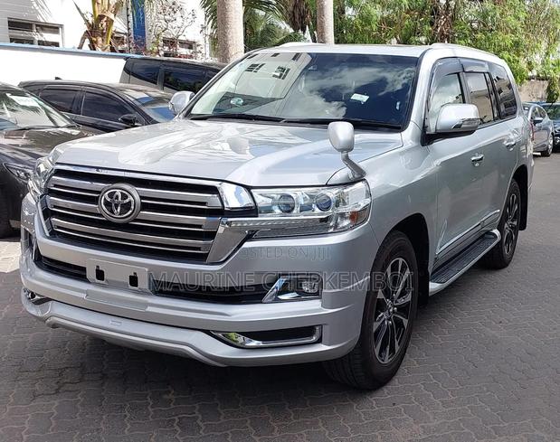 Toyota Land Cruiser 2019 Silver