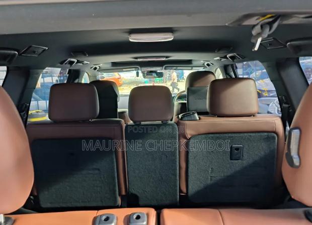 Toyota Land Cruiser 2019 Silver