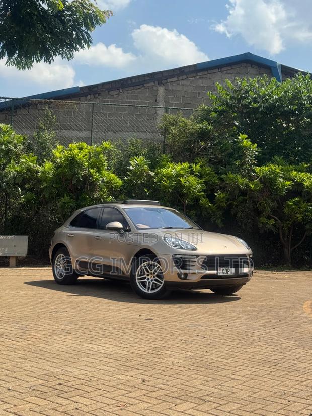 Porsche Macan Base 2017 Brown