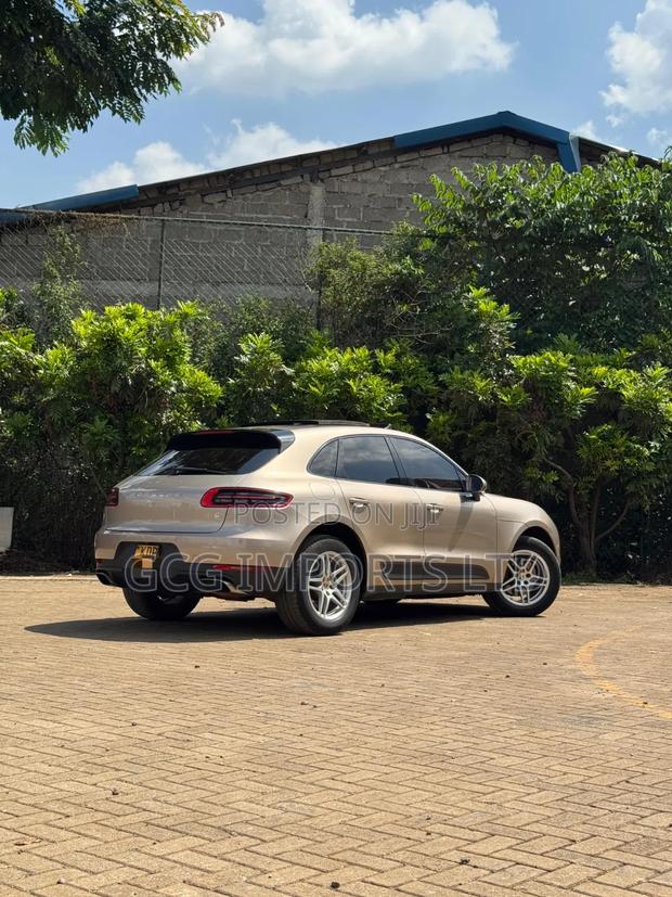 Porsche Macan Base 2017 Brown