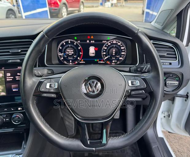 Volkswagen Golf 2019 White