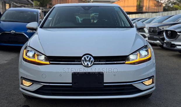 Volkswagen Golf 2019 White