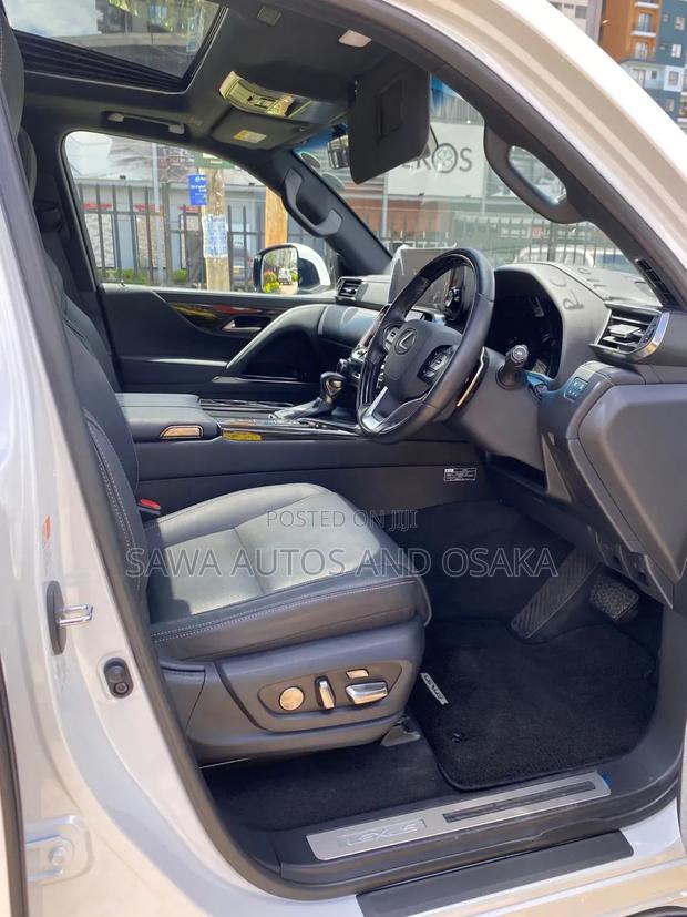 Lexus LX 2022 White