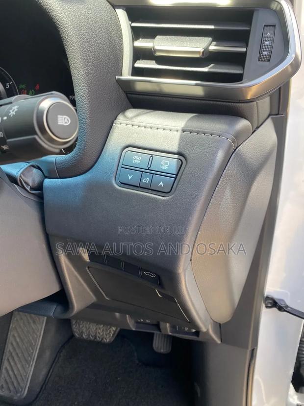 Lexus LX 2022 White
