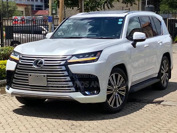Lexus LX 2022 White