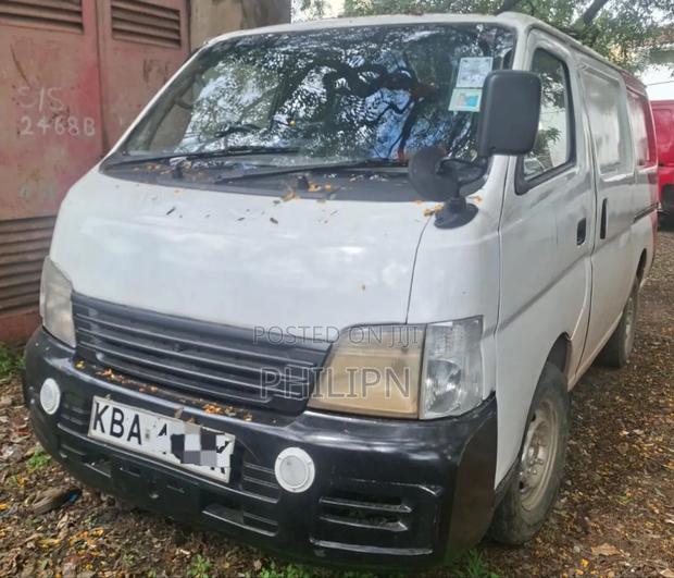 Nissan Caravan 2003 White