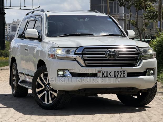 Toyota Land Cruiser 4.6 V8 ZX 2015 White