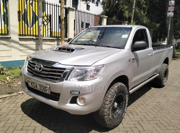 Toyota Hilux 2014 Silver