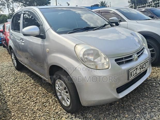 Toyota Passo 2012 Silver
