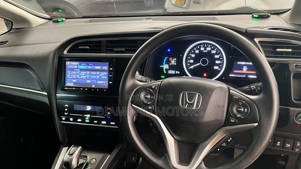 Honda Fit Shuttle 2018 Red