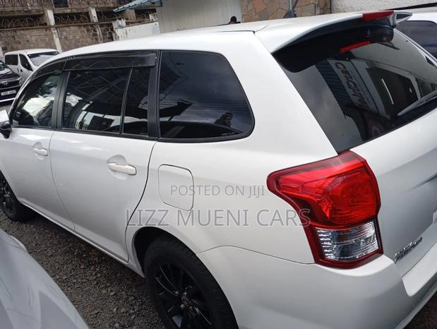 Toyota Corolla Fielder 1.5 Hybrid FWD 2014 White