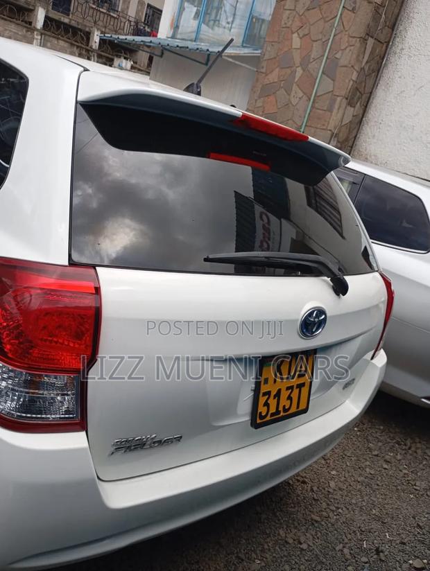 Toyota Corolla Fielder 1.5 Hybrid FWD 2014 White