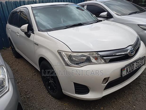 Toyota Corolla Fielder 1.5 Hybrid FWD 2014 White