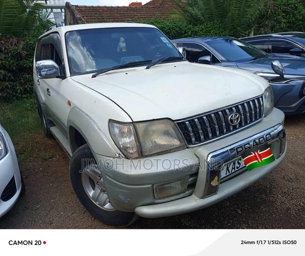 Toyota Land Cruiser Prado 2001 White